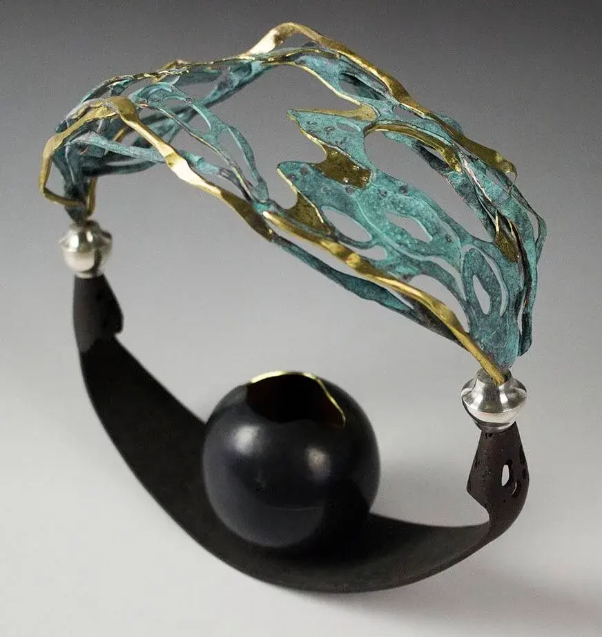 water vase — detail 1